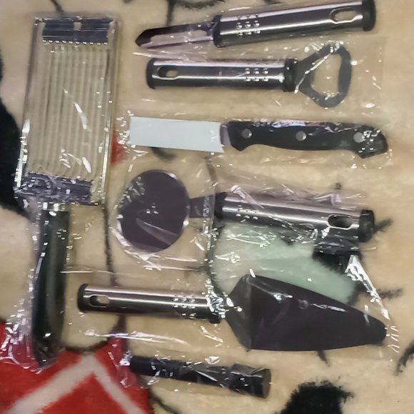 NWOT 7pc kitchen tools - Picture 2 of 6